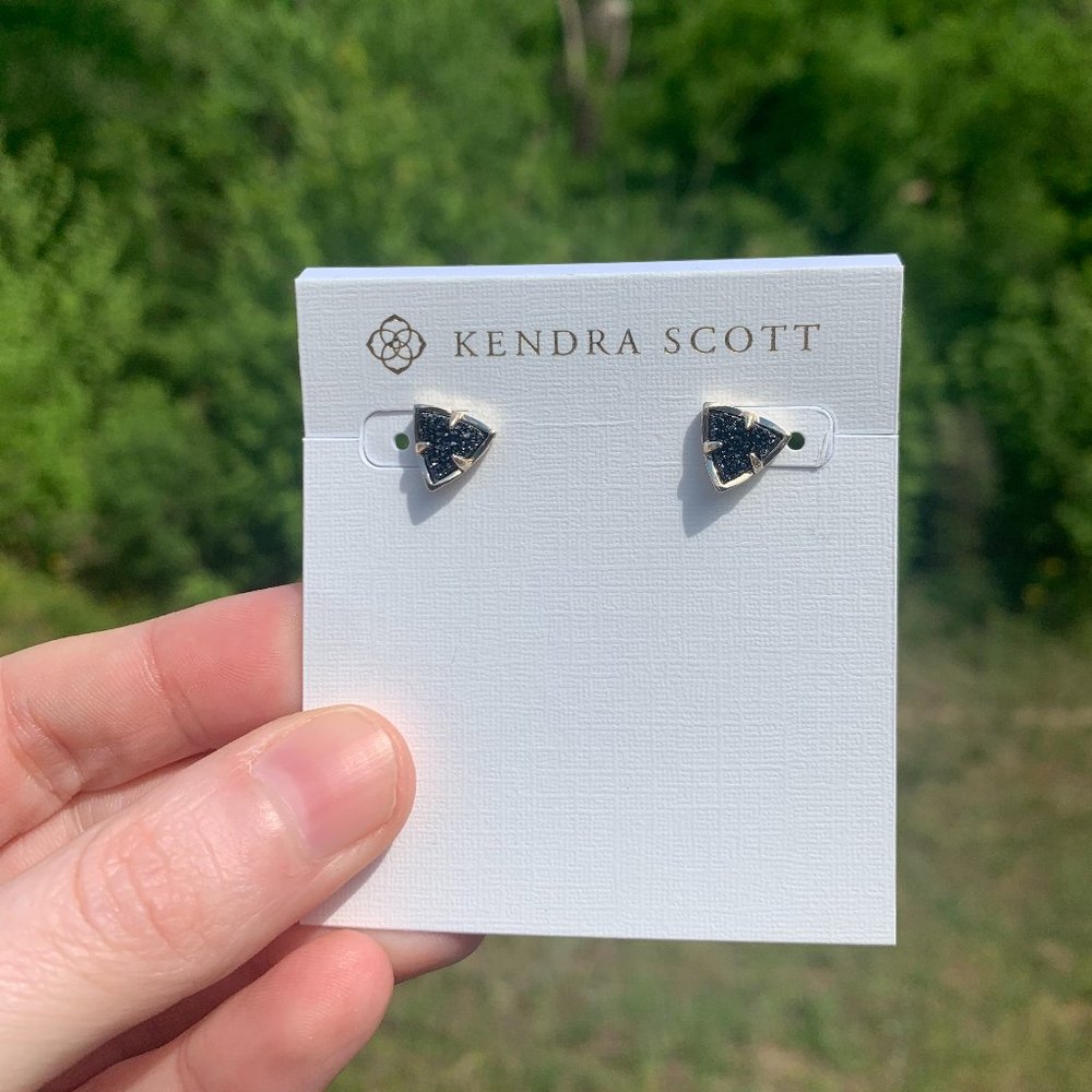 KENDRA SCOTT • Perry Gold Stud Earrings
